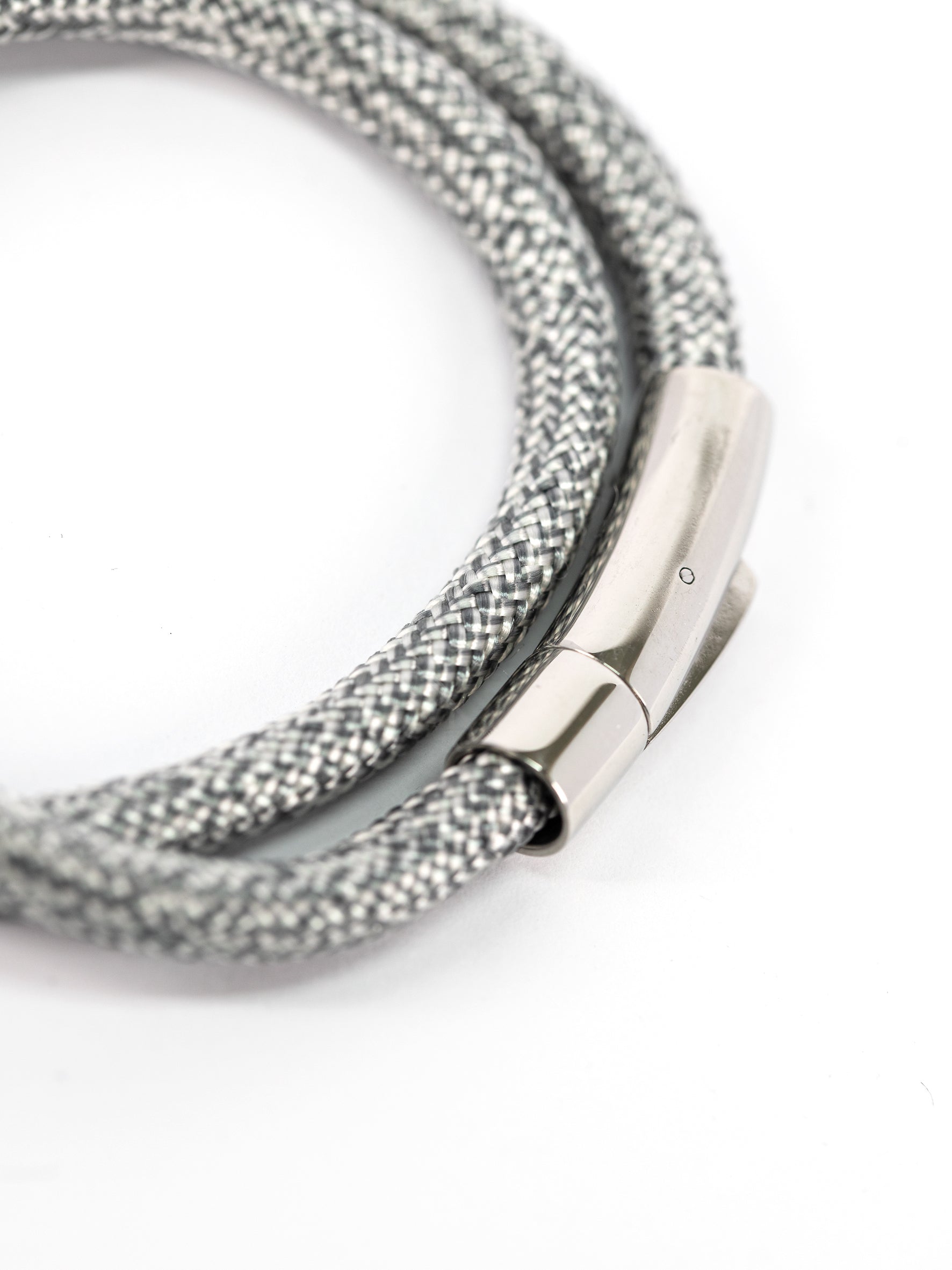 Aqua Beach Recycled Plastic Bracelet - WAVE Grey